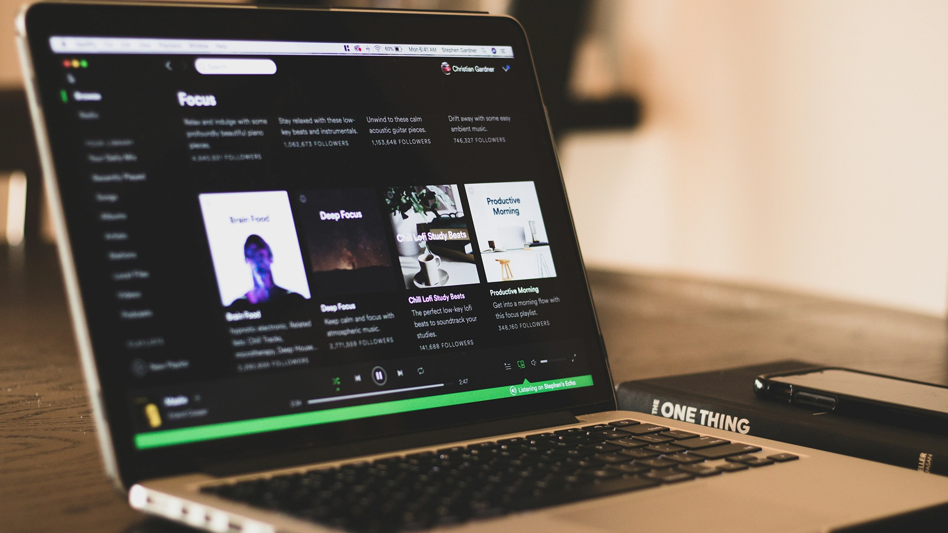 Spotify Offentliggør AI-Genererede Sange Under Afdøde Kunstneres Navne Uden Tilladelse